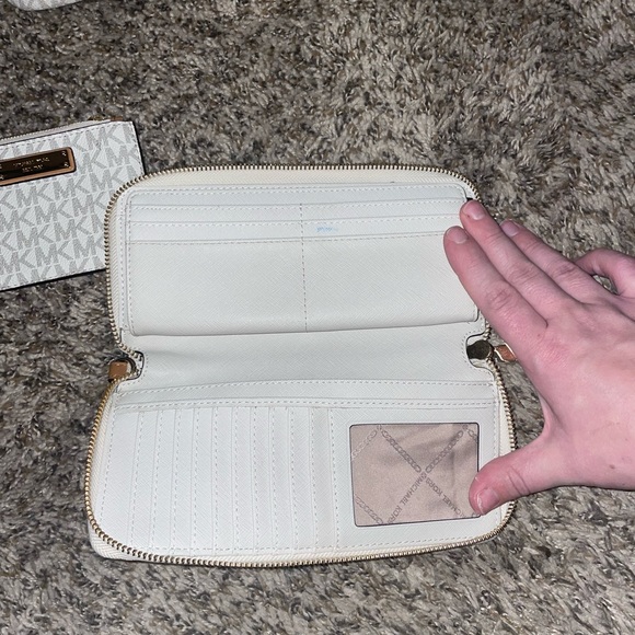 Michael Kors Raven North bag + matching card case + matching wallet - Picture 4 of 6